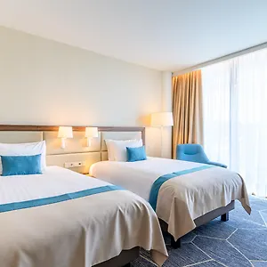 מלון Crowne Plaza By Ihg, מאסטריכט